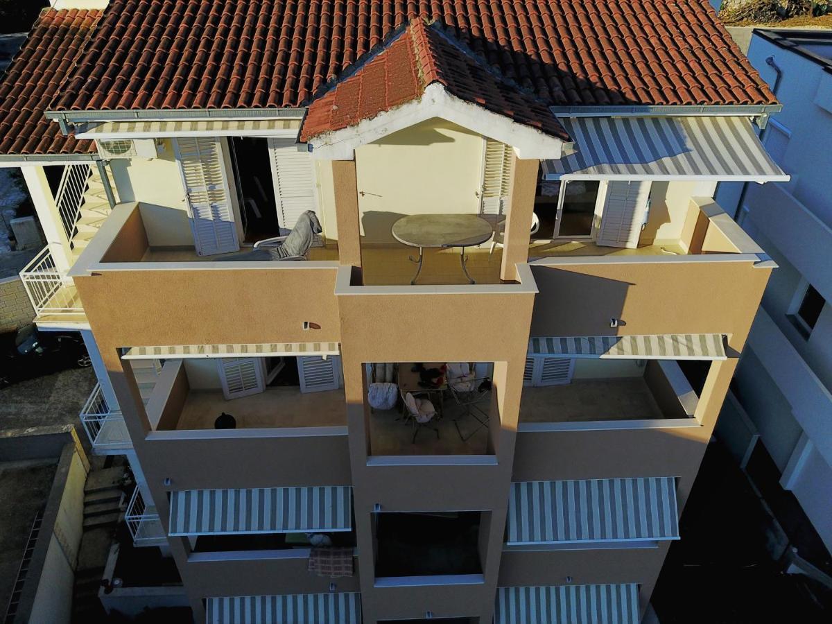 Apartments By The Sea Podgora, Makarska - 2615 외부 사진