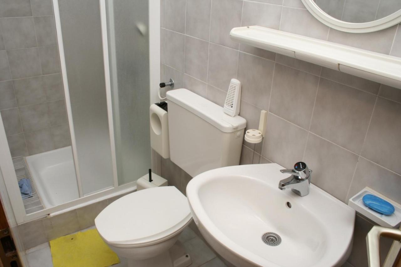Apartments By The Sea Podgora, Makarska - 2615 외부 사진