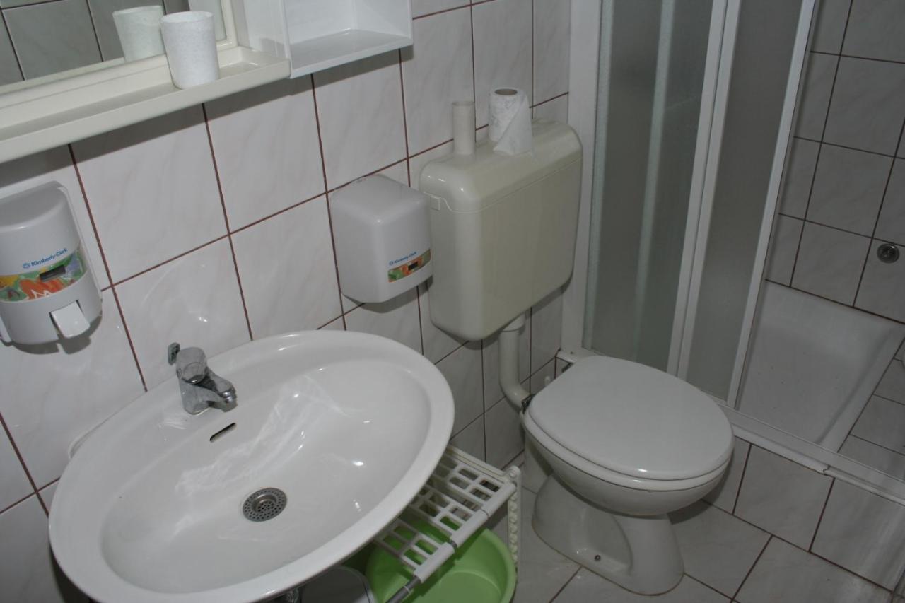 Apartments By The Sea Podgora, Makarska - 2615 외부 사진